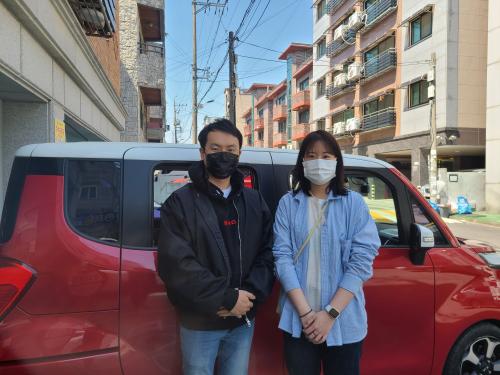 붉은 열정 레이, 출퇴근길에 스며들다! 신차는 줄 수 없는 나만의 중고차 이야기 이미지